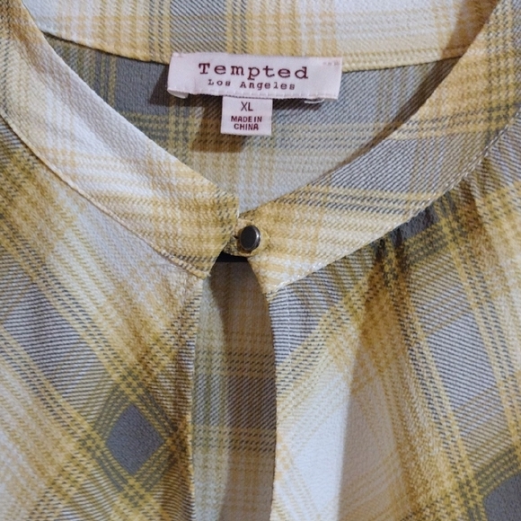 Tempted , Chic And Vibrant Yellow Plaid Blouse - Picture 2 of 5